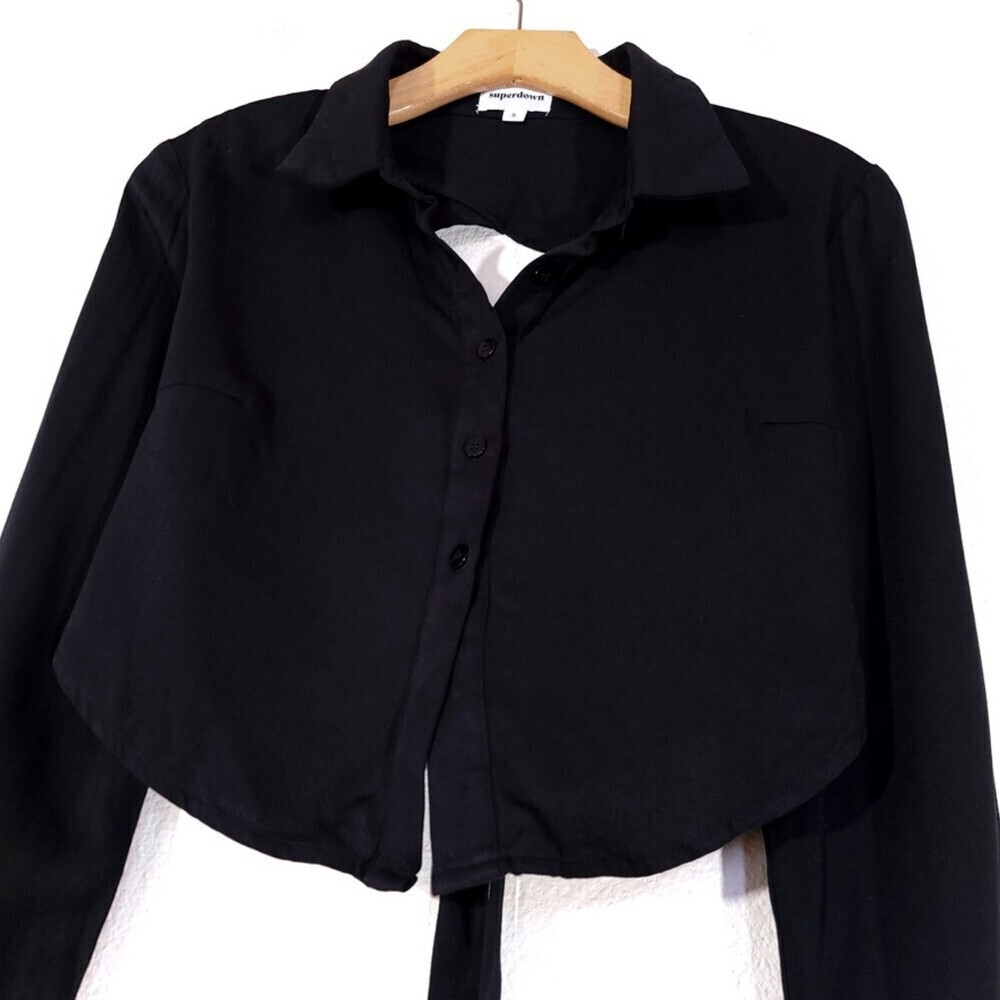 New Superdown Caleb Open Back Button Front Crop T… - image 4